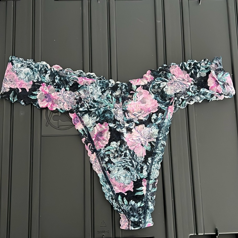 Victoria’s secret Floral Thong XL